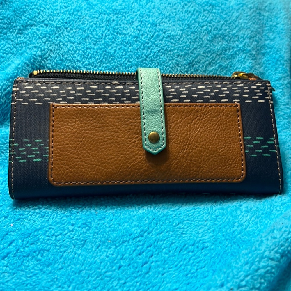 Wallet lots of room